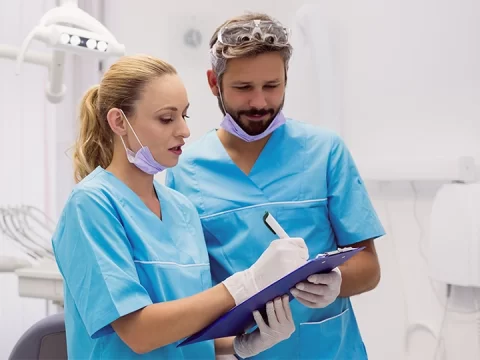 Make An Appointment To Discuss A Smile Makeover For 2020